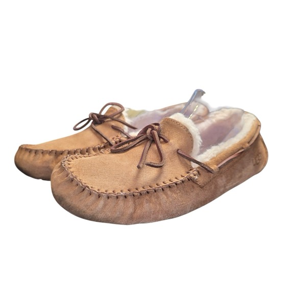 UGG  Dakota Slippers Womens 11 Chestnut Brown Suede Sheepskin Fur Lined - Read - Picture 1 of 11